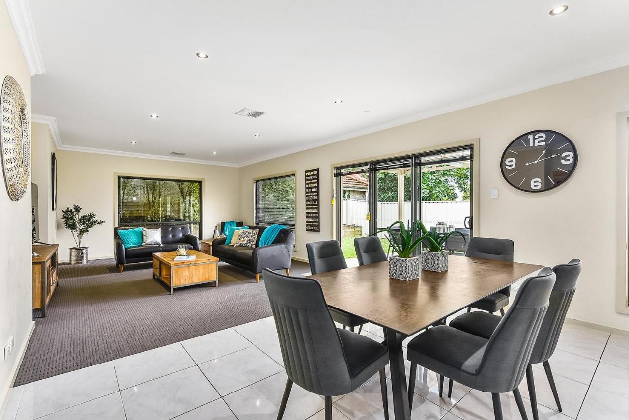 Accommodation On Lansell 1 Being Unit 1 Of 6 Lansell Street Mount Gambier Exterior foto